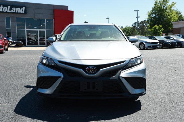 Used 2023 Toyota Camry SE FWD image 2