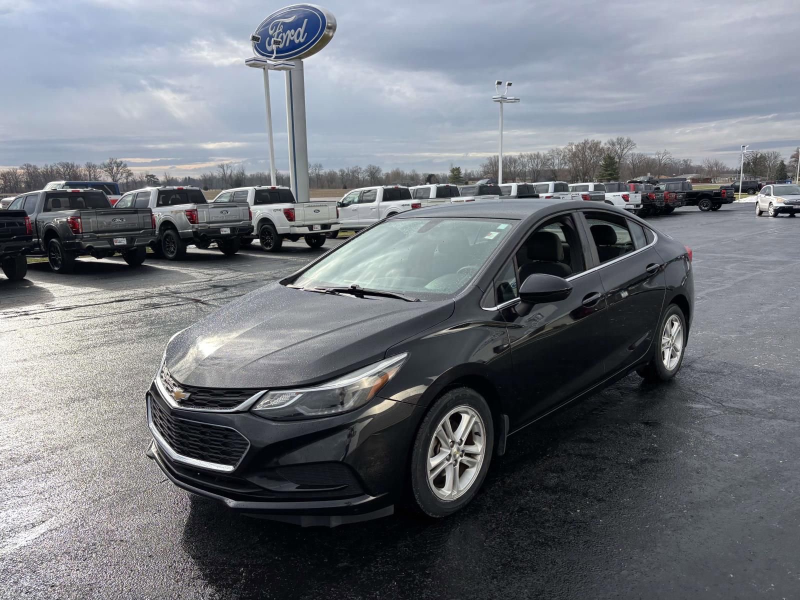 Used 2017 Chevrolet Cruze LT w/ Convenience Package image 4