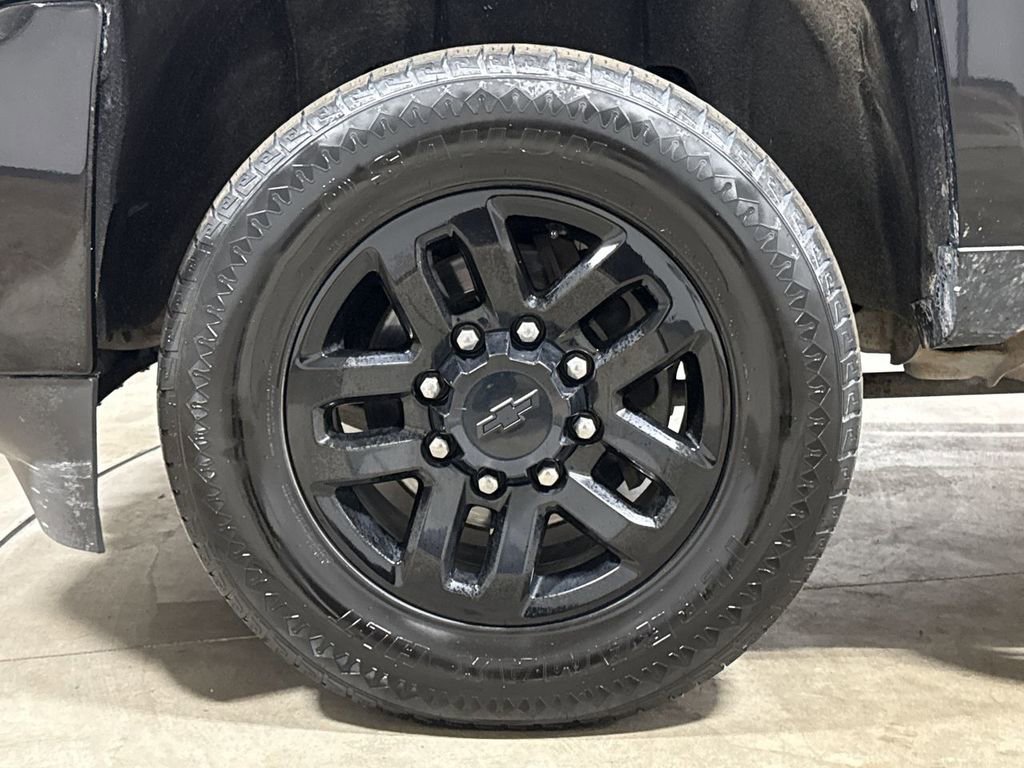 Used 2018 Chevrolet Silverado 2500 LT w/ Midnight Edition image 26