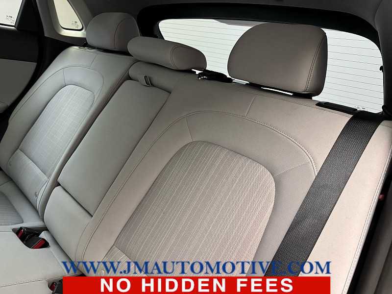 Used 2023 Hyundai Kona SEL image 15