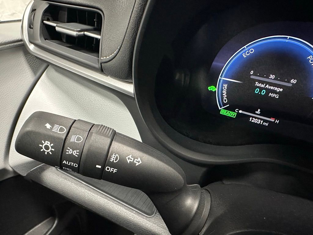 Used 2025 Toyota Sienna XSE image 21