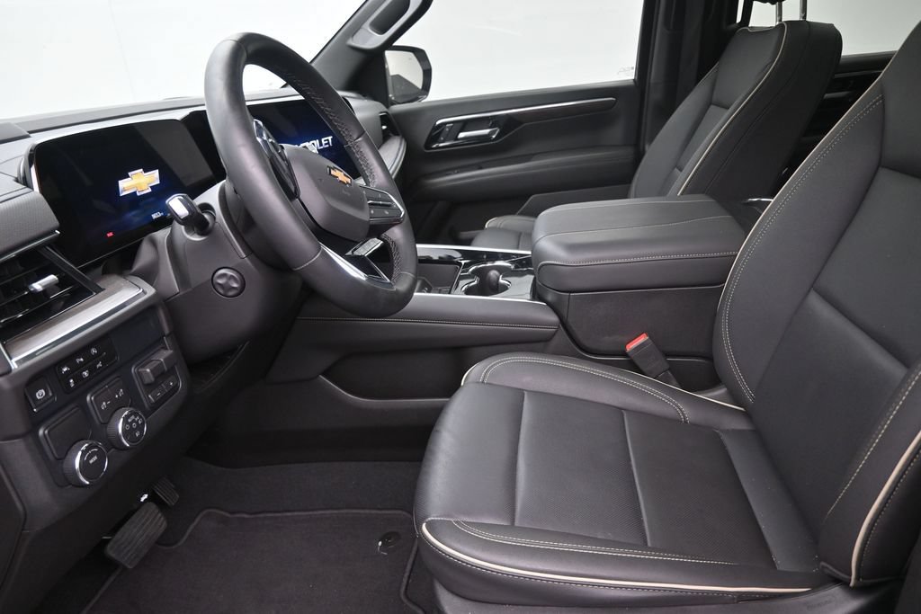 Used 2025 Chevrolet Tahoe Premier w/ Sun And Tow Package RWD image 12