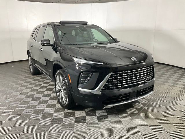 Used 2025 Buick Enclave Avenir w/ Super Cruise Package image 3