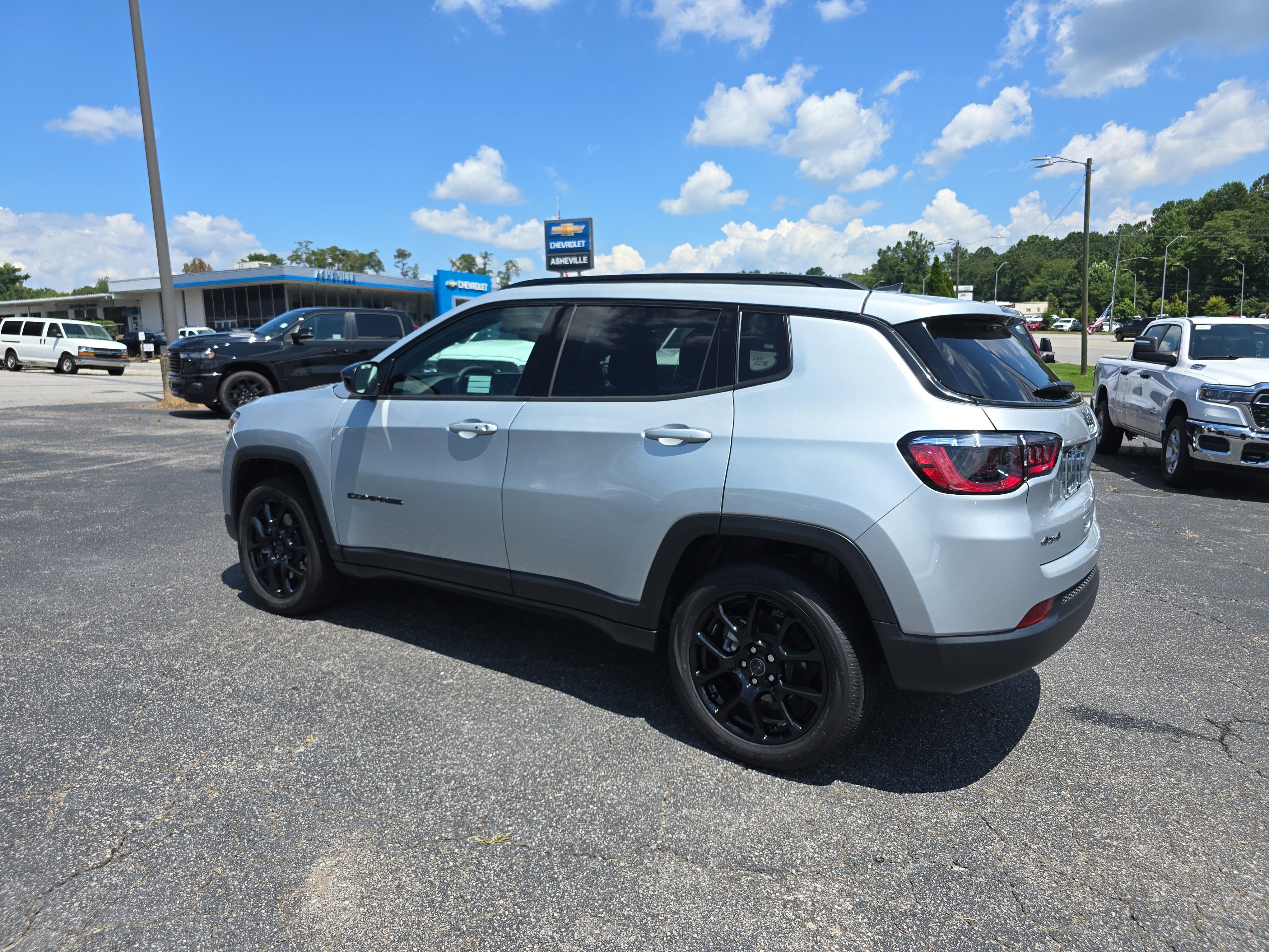 New 2025 Jeep Compass Latitude w/ Convenience Group image 3