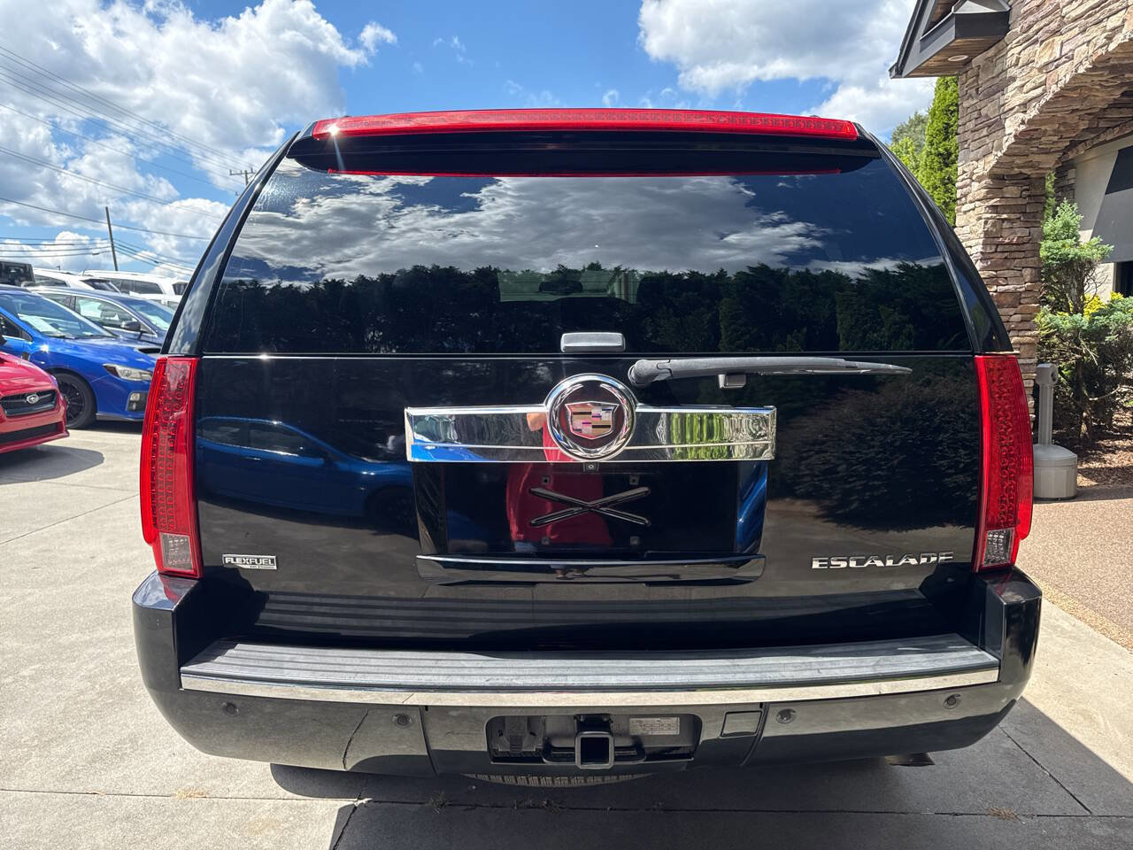 Used 2012 Cadillac Escalade Luxury image 5