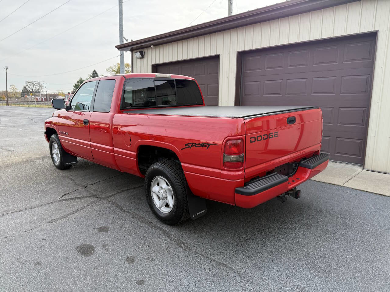 Used 1997 Dodge Ram 1500 Truck 2WD Club Cab image 3