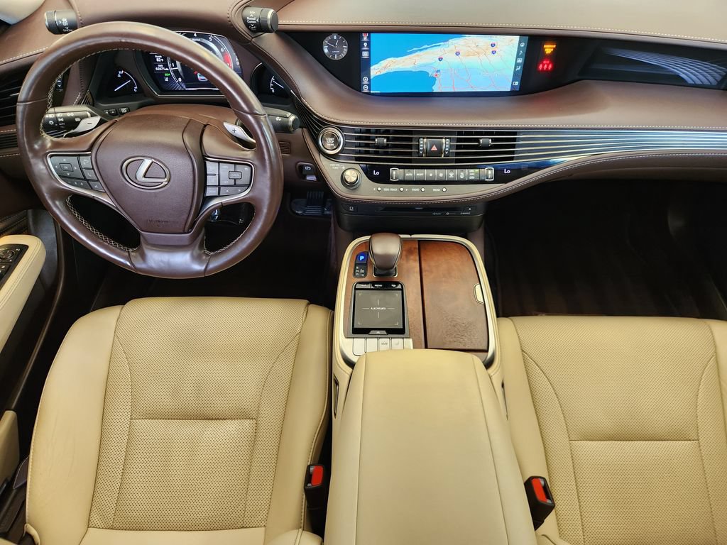 Used 2020 Lexus LS 500 w/ Accessory Package (Z1) RWD image 27