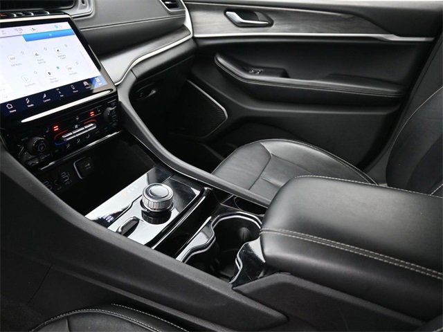 Used 2022 Jeep Grand Cherokee L Limited image 20