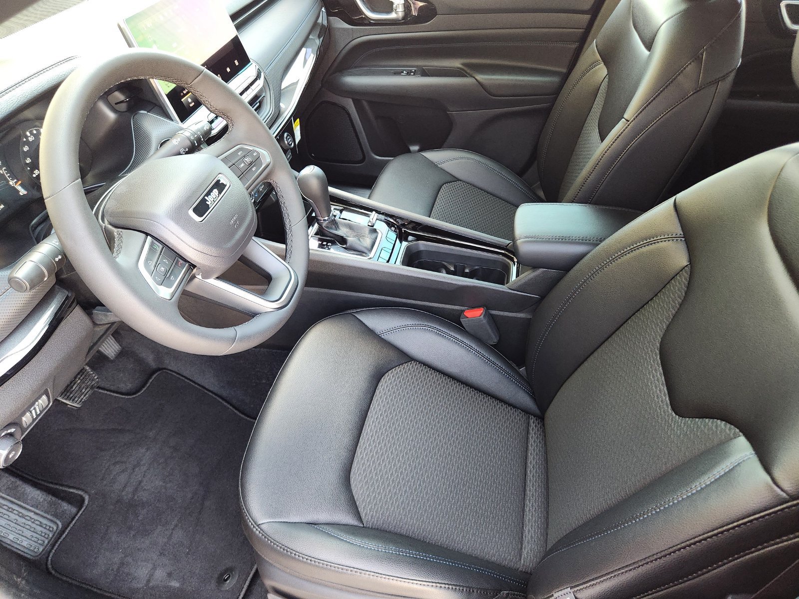 New 2026 Jeep Compass Latitude AWD/4WD image 13