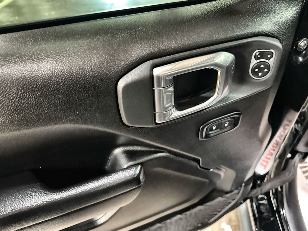 Used 2025 Jeep Gladiator Sport AWD/4WD image 14