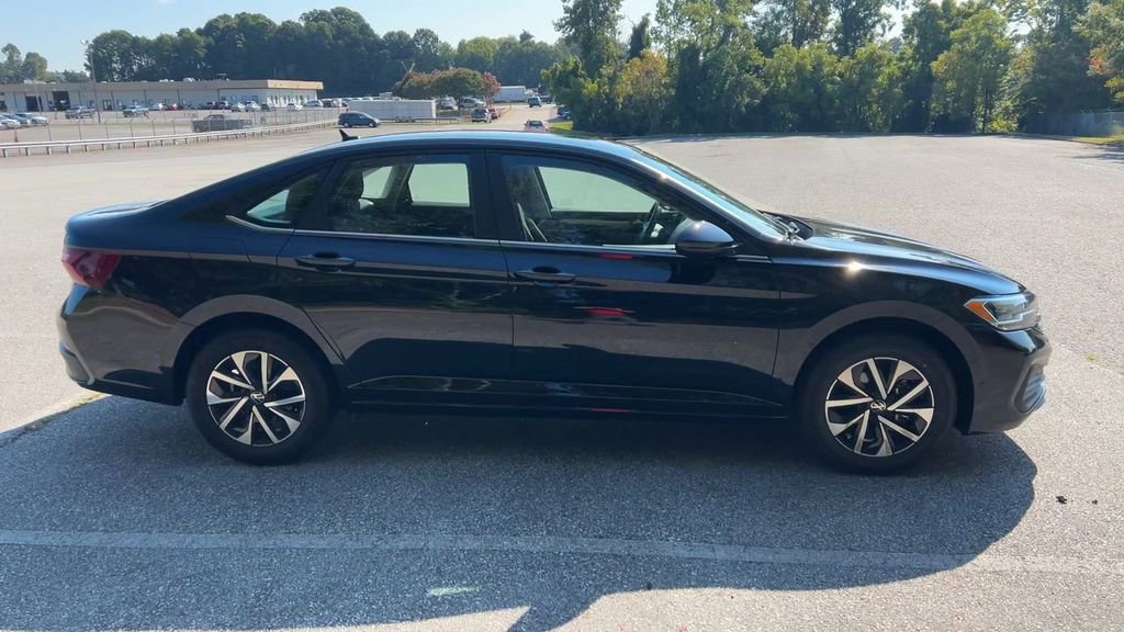 Used 2024 Volkswagen Jetta S image 9