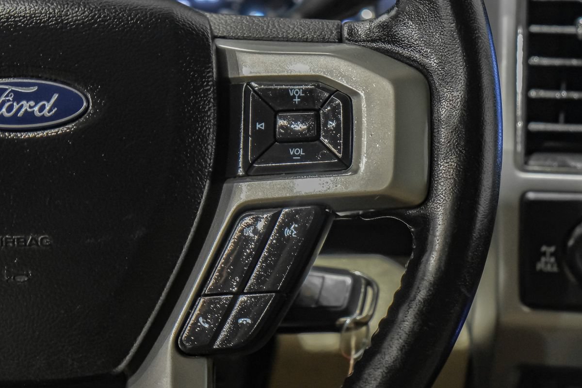 Used 2020 Ford F250 Lariat w/ Lariat Value Package AWD/4WD image 18