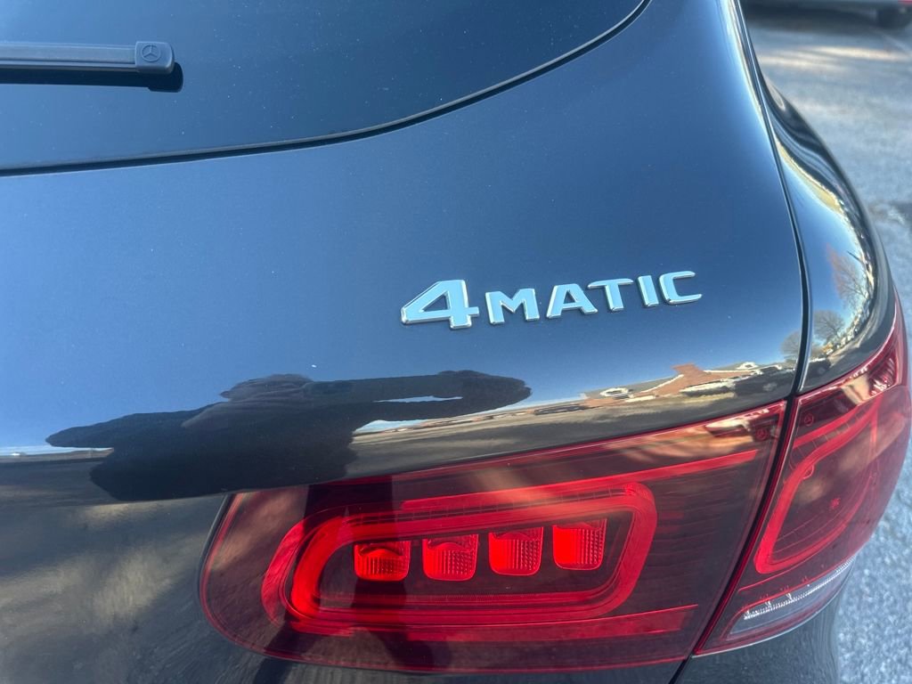 Used 2021 Mercedes-Benz GLC 300 4MATIC w/ AMG Line image 25