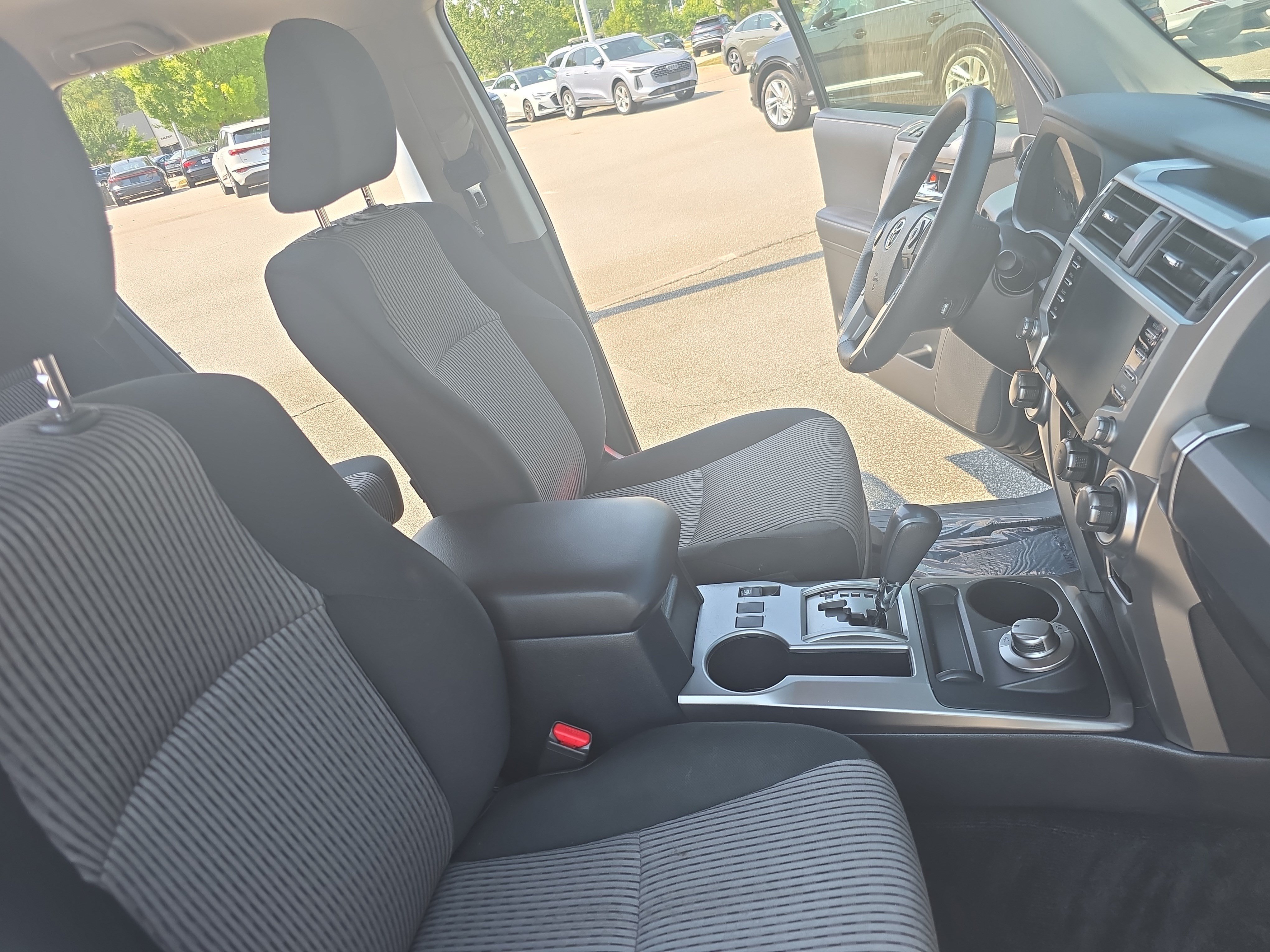 Used 2024 Toyota 4Runner SR5 AWD/4WD image 10