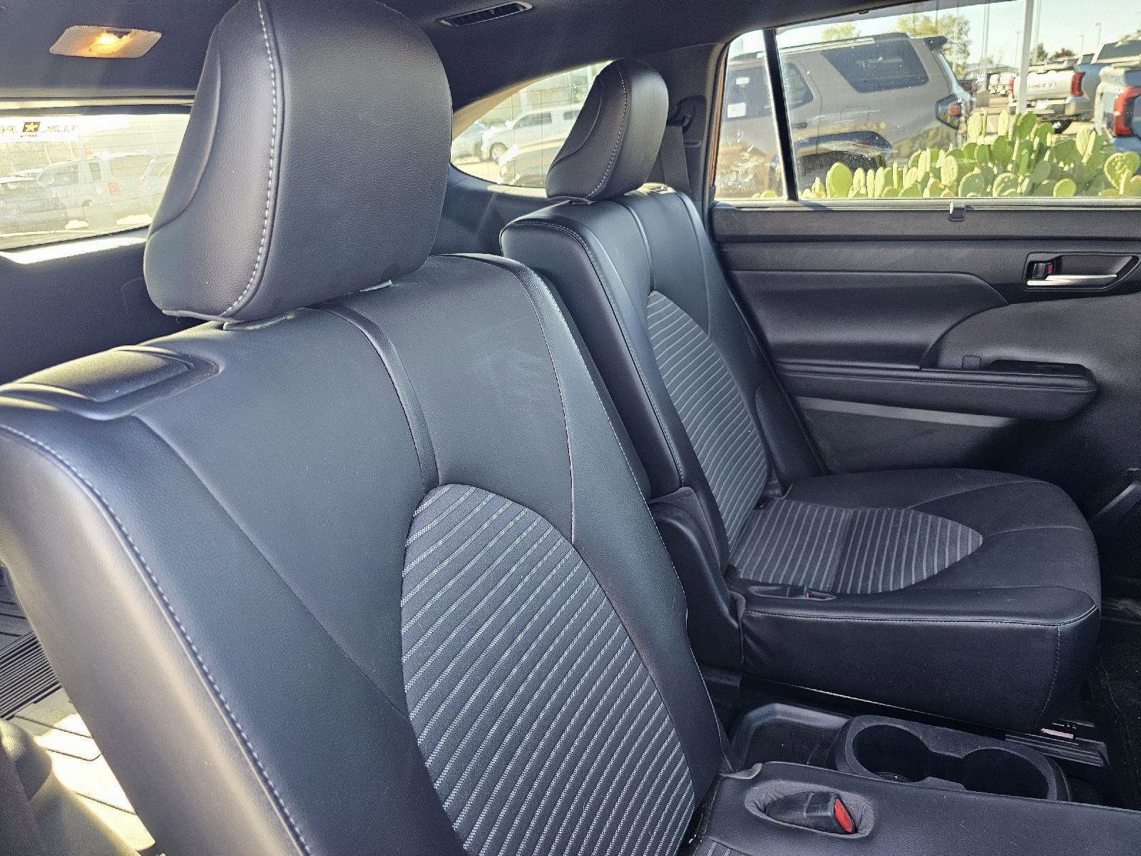 Used 2021 Toyota Highlander XSE image 15