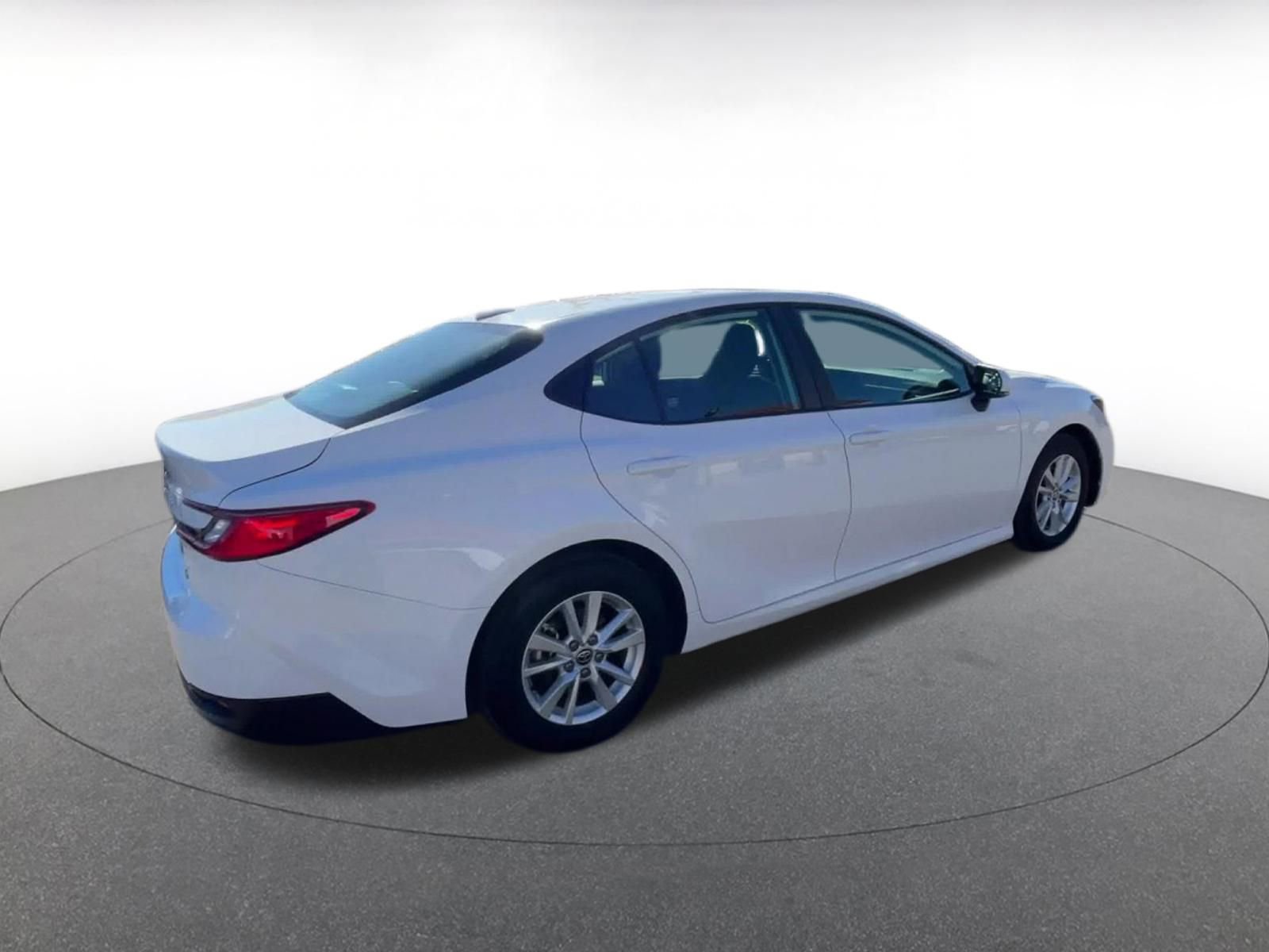 Used 2025 Toyota Camry LE image 22