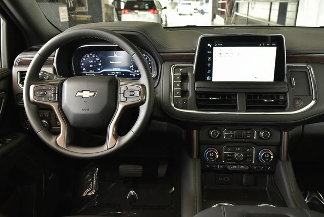 Used 2024 Chevrolet Suburban High Country AWD/4WD image 23