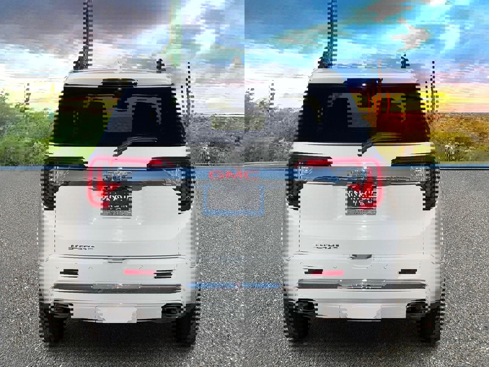 Used 2023 GMC Acadia Denali image 5