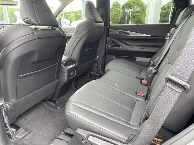 Certified 2026 INFINITI QX60 Luxe w/ Cargo Package AWD/4WD image 13
