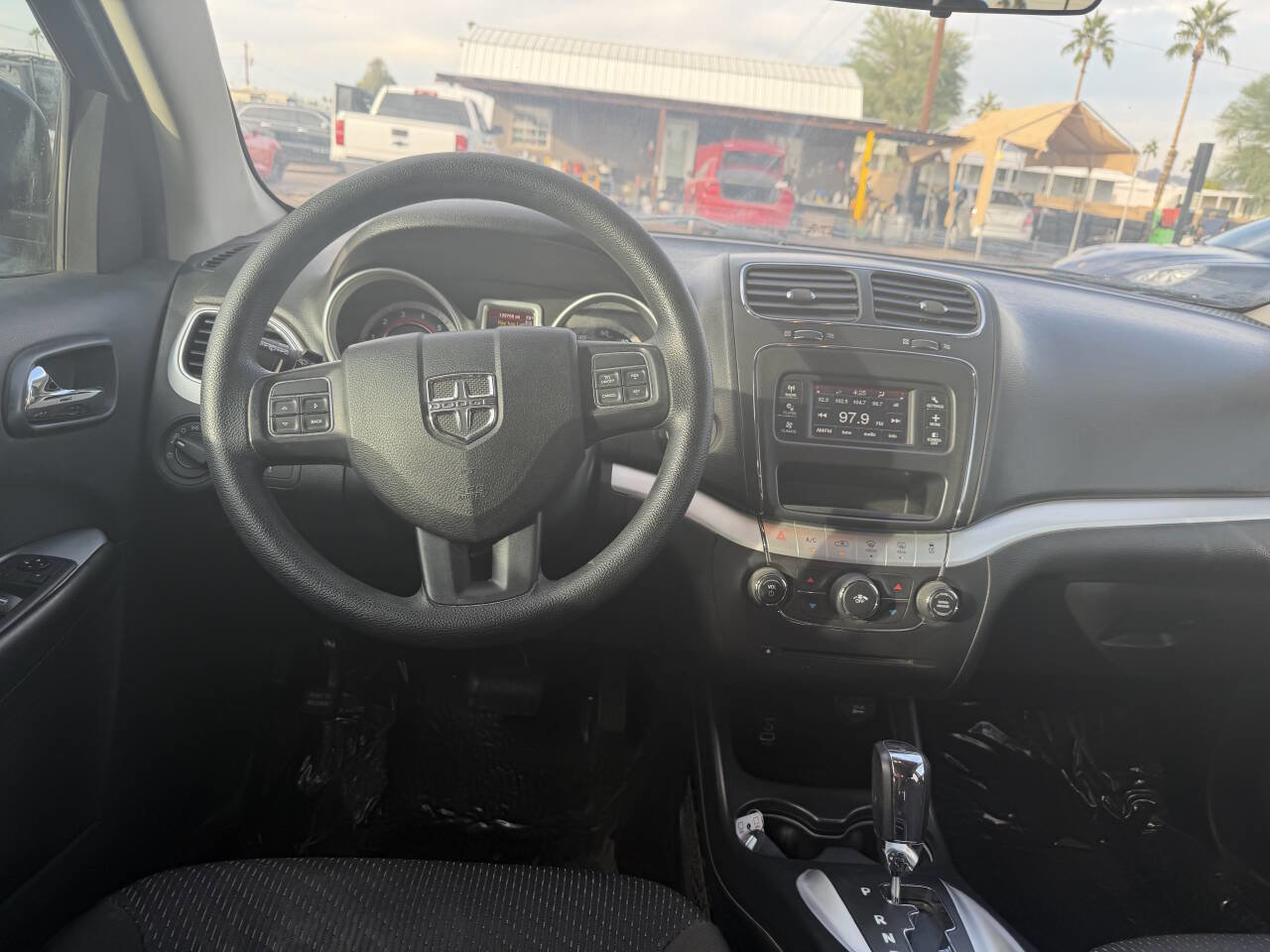 Used 2018 Dodge Journey SE image 22