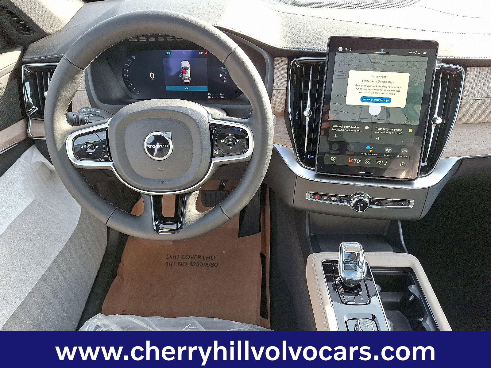 New 2026 Volvo XC90 T8 Plus w/ Protection Package Premier image 8