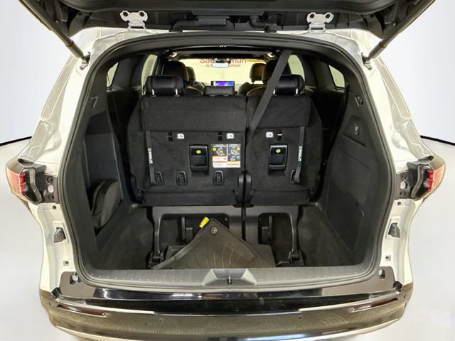 Used 2025 Toyota Sienna Platinum AWD/4WD image 28