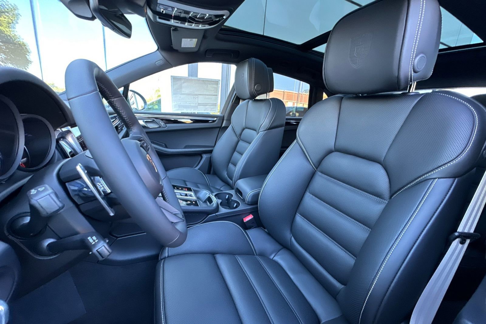 New 2026 Porsche Macan Turbo image 5