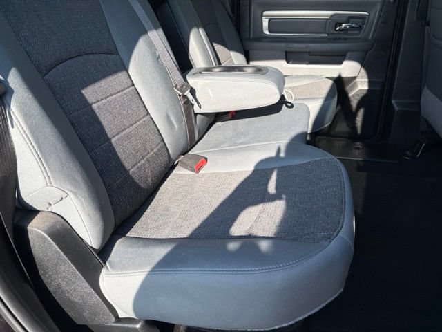 Used 2018 RAM 1500 Classic SLT w/ Luxury Group AWD/4WD image 17