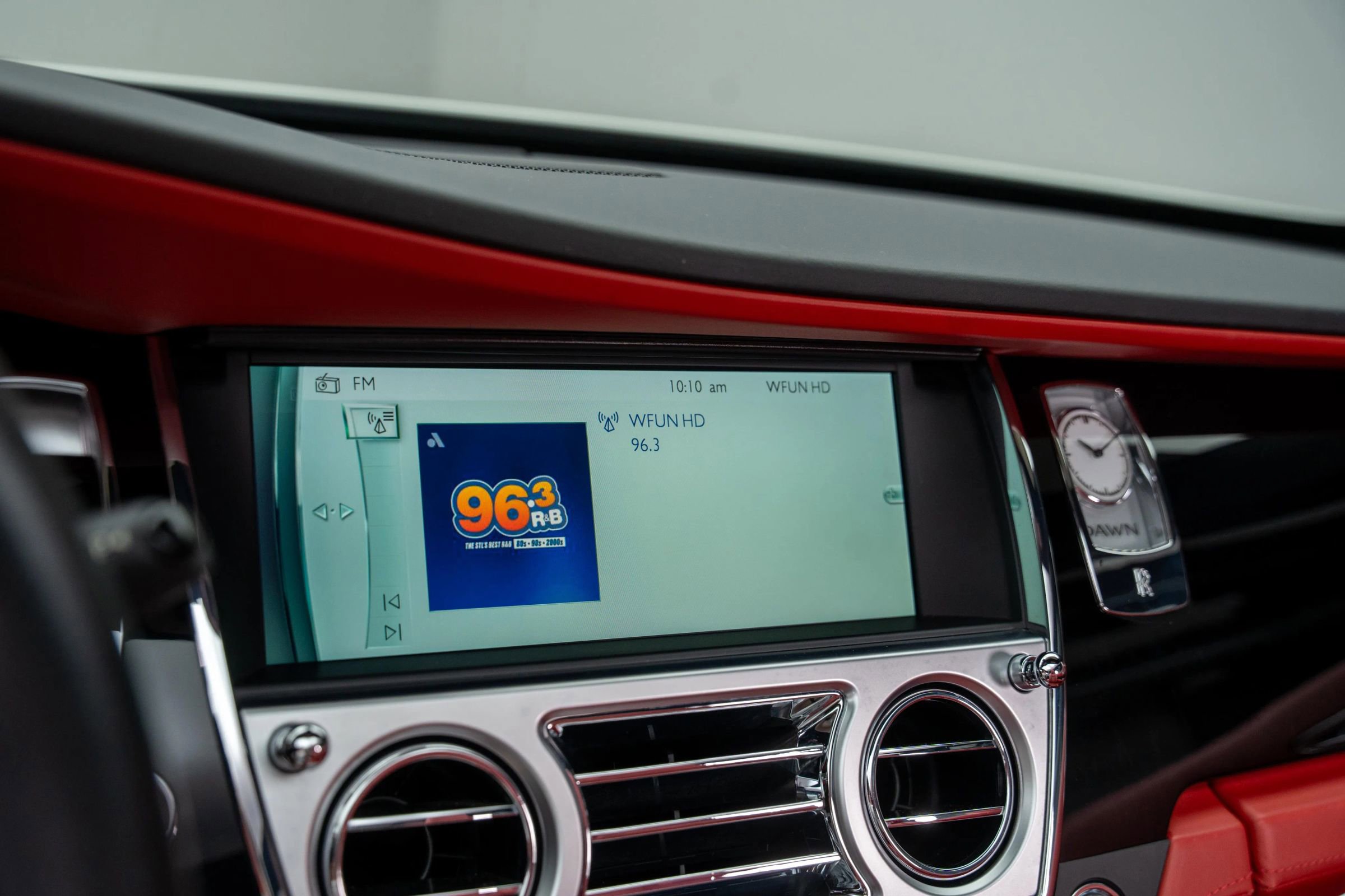 Used 2017 Rolls-Royce Dawn image 42