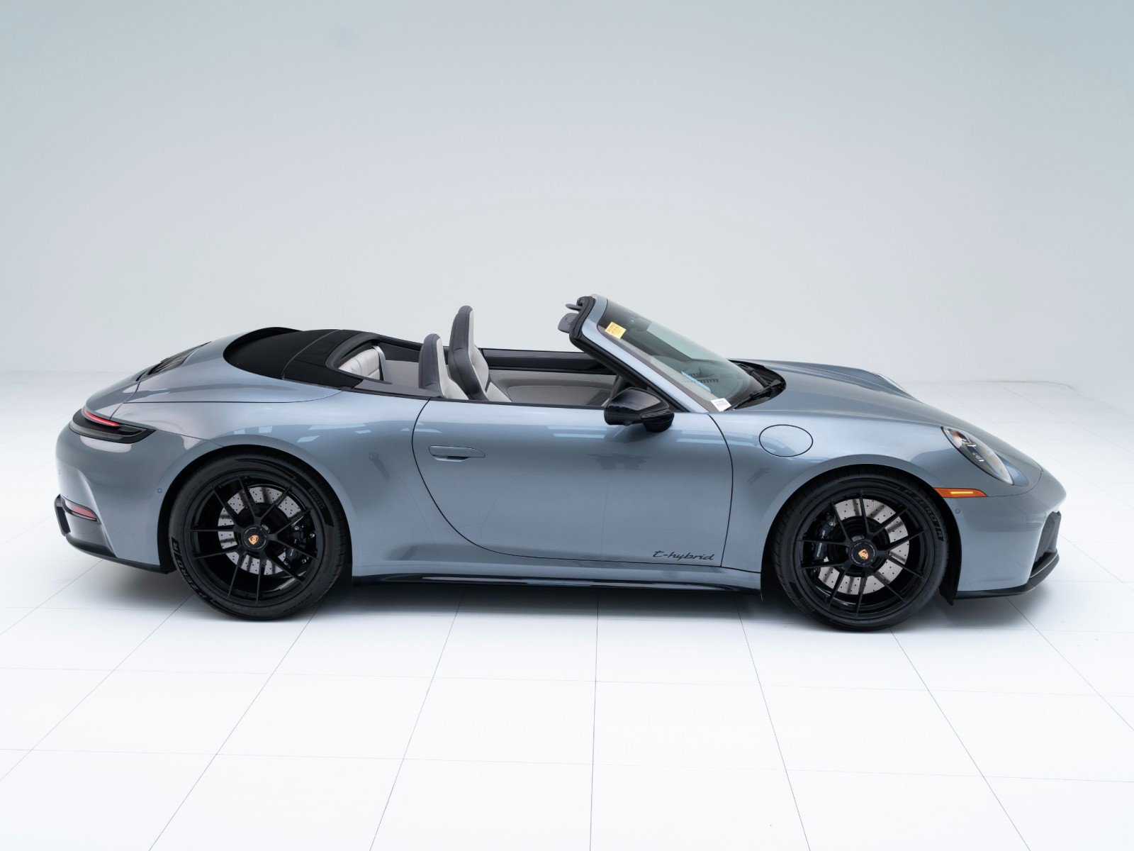 Certified 2026 Porsche 911 GTS image 8
