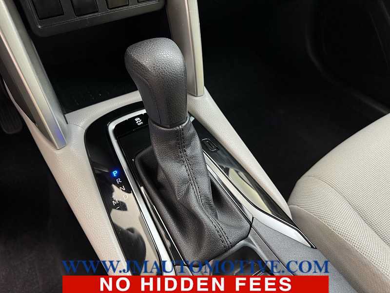 Used 2023 Toyota Corolla Cross L AWD/4WD image 29