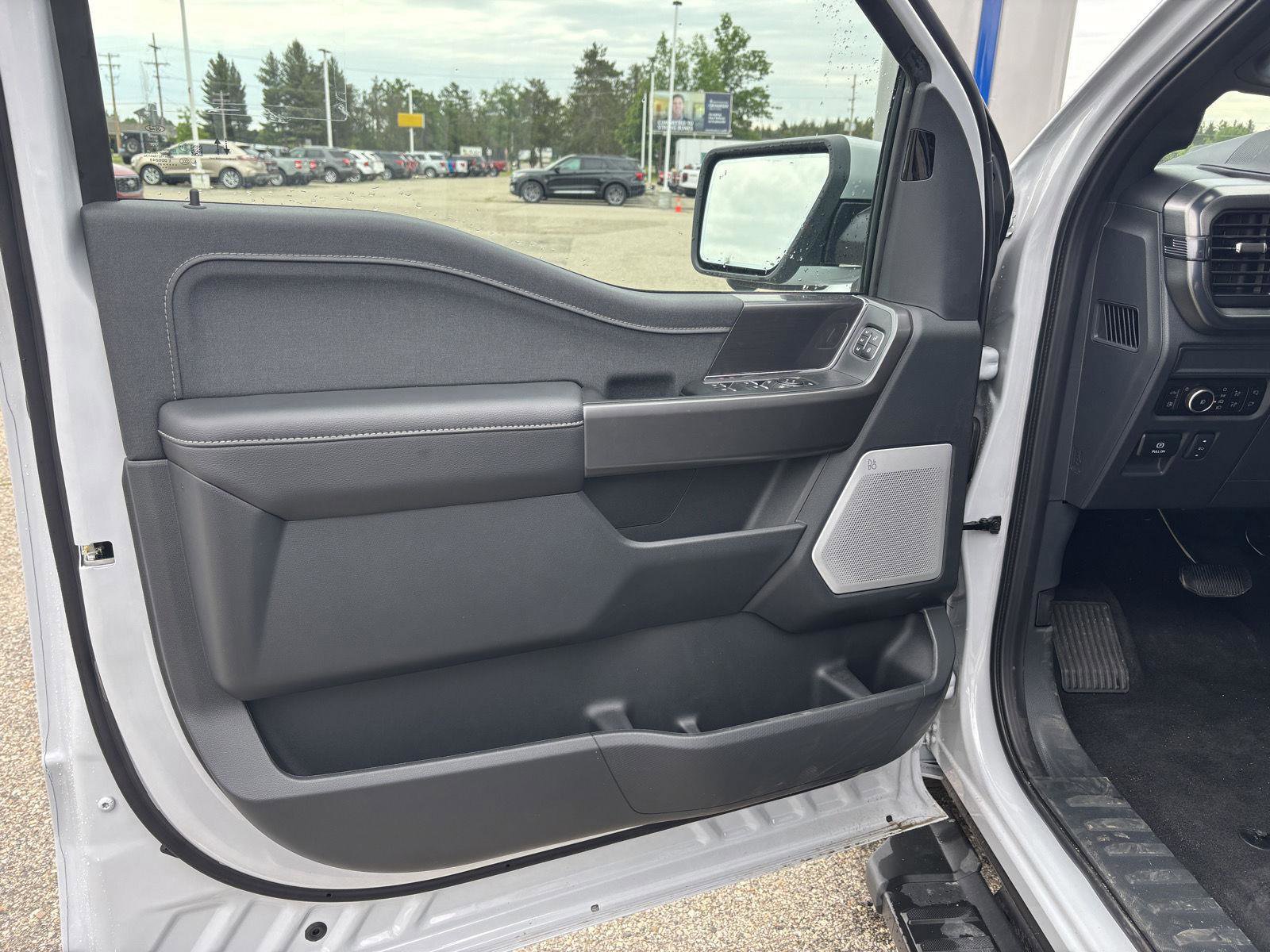 New 2025 Ford F150 Lariat w/ Equipment Group 502A High image 18