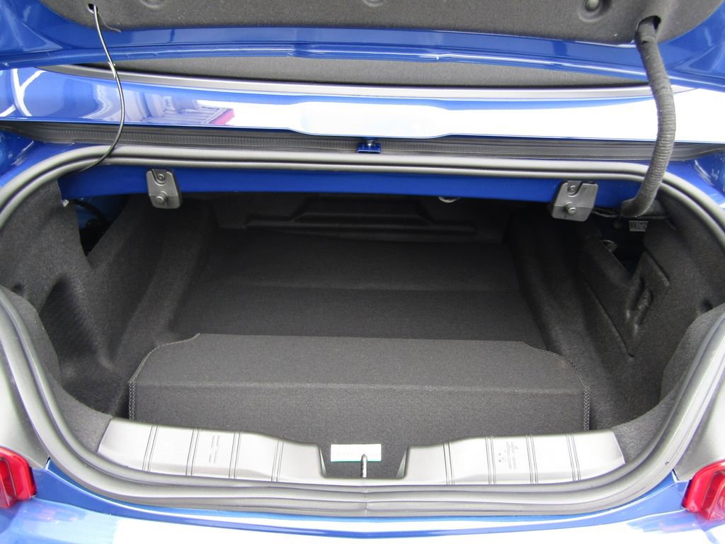 Used 2023 Chevrolet Camaro LT w/ Technology Package image 35