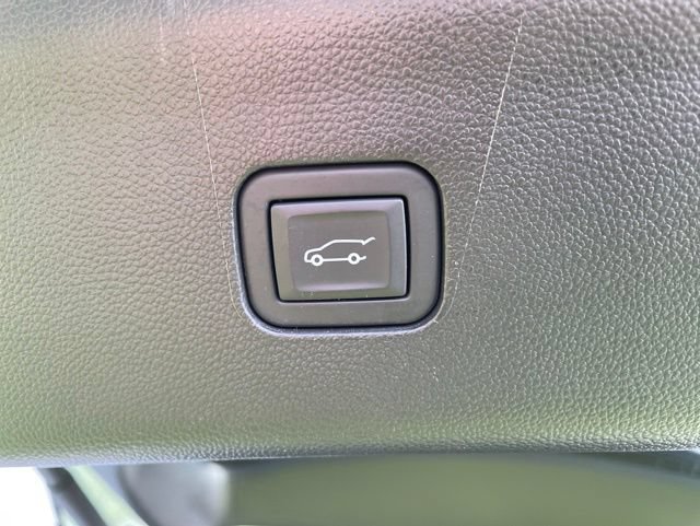 Used 2023 Buick Enclave Essence FWD image 8
