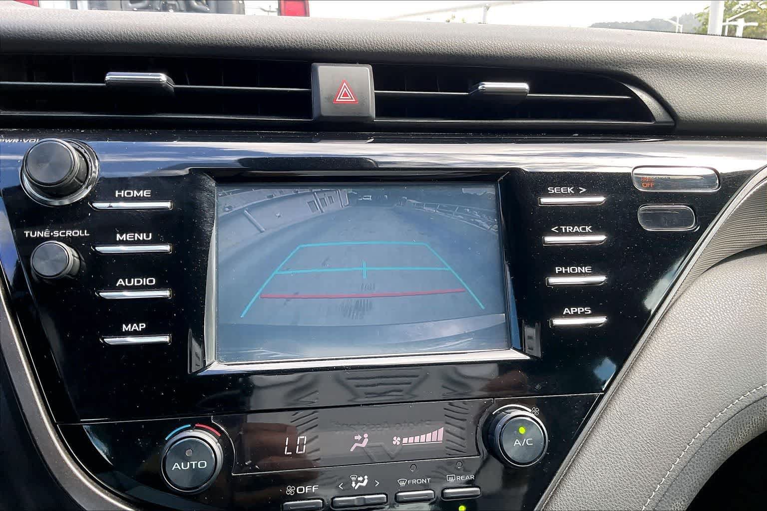 Used 2020 Toyota Camry SE FWD image 26