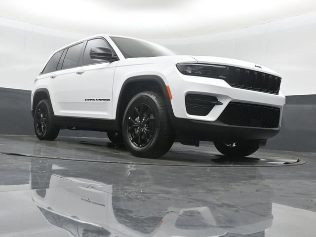 New 2025 Jeep Grand Cherokee Altitude image 36