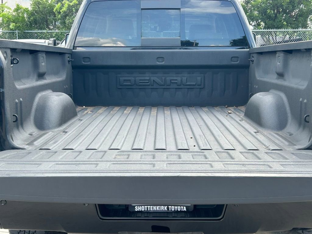 Used 2018 GMC Sierra 2500 Denali w/ Duramax Plus Package AWD/4WD image 14