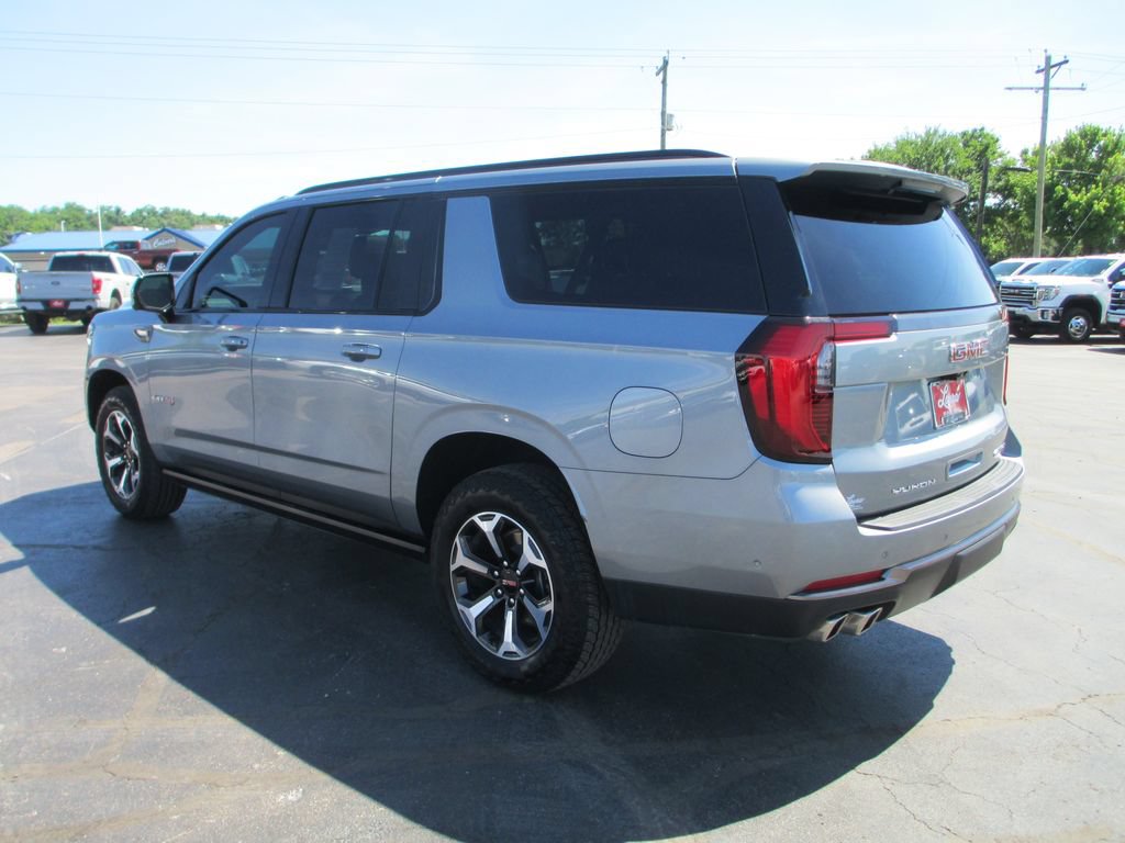 Certified 2025 GMC Yukon XL AT4 Ultimate AWD/4WD image 8
