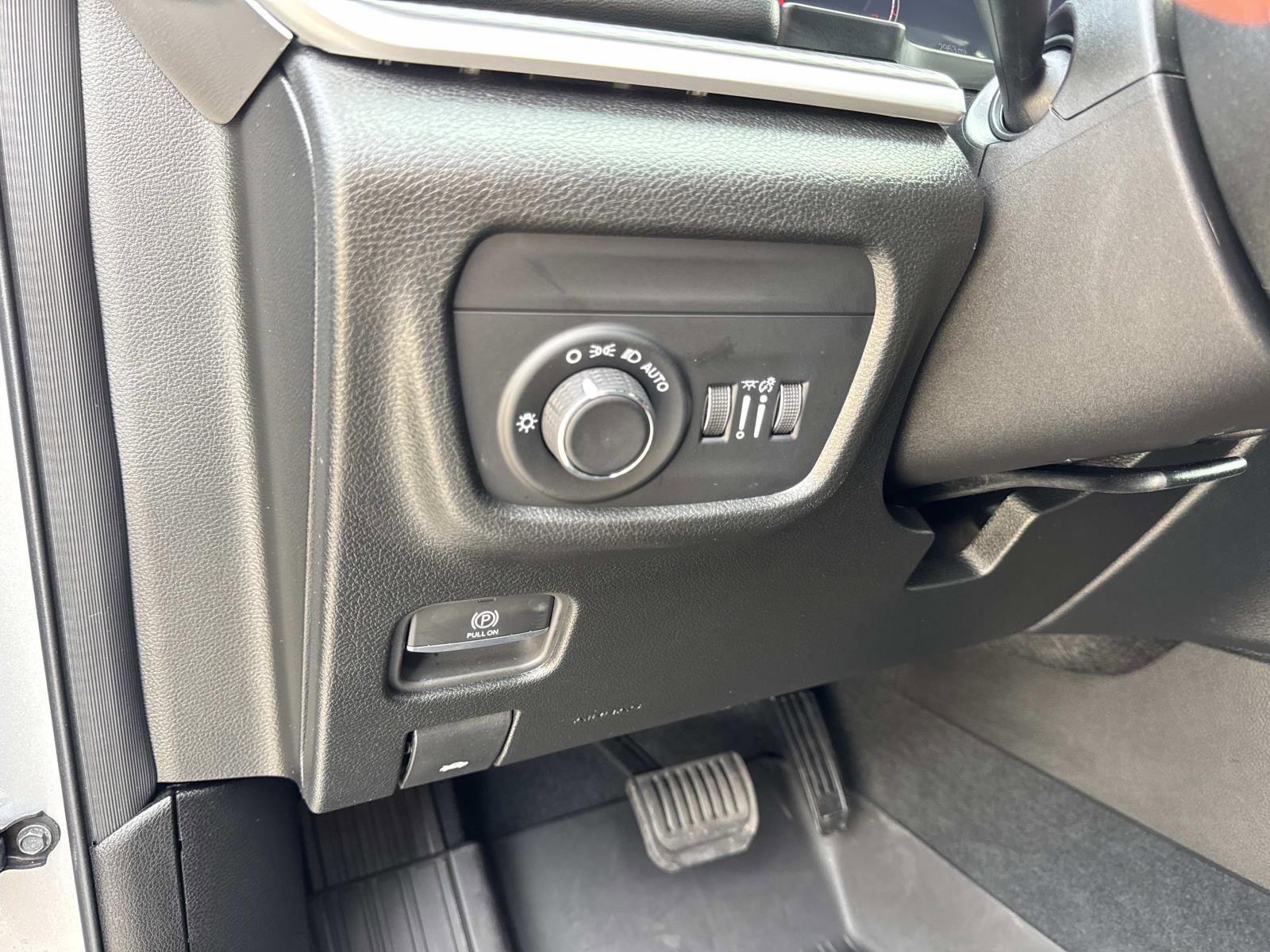 Used 2025 Jeep Grand Cherokee L Altitude image 20