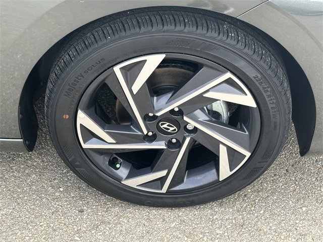 Used 2024 Hyundai Elantra SEL w/ Convenience Package image 14