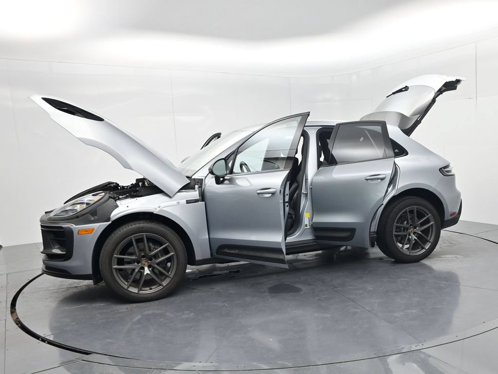 Used 2024 Porsche Macan Turbo AWD/4WD image 61