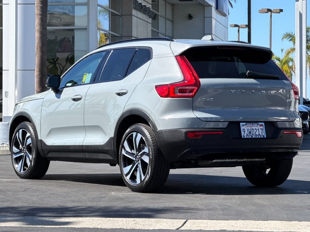 Certified 2024 Volvo XC40 B5 Ultimate w/ Protection Package Premier AWD/4WD image 3