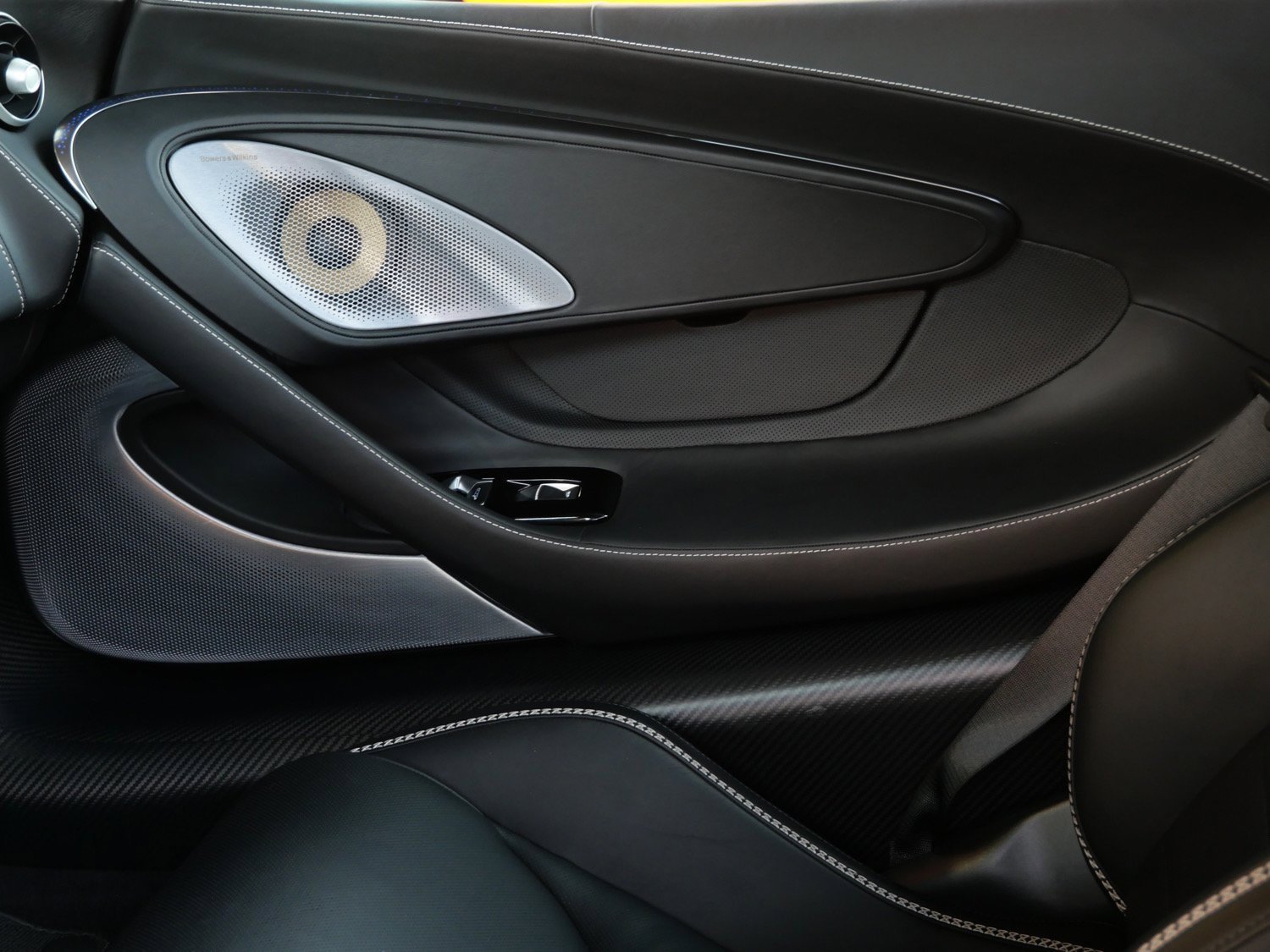 Used 2023 McLaren GT image 21