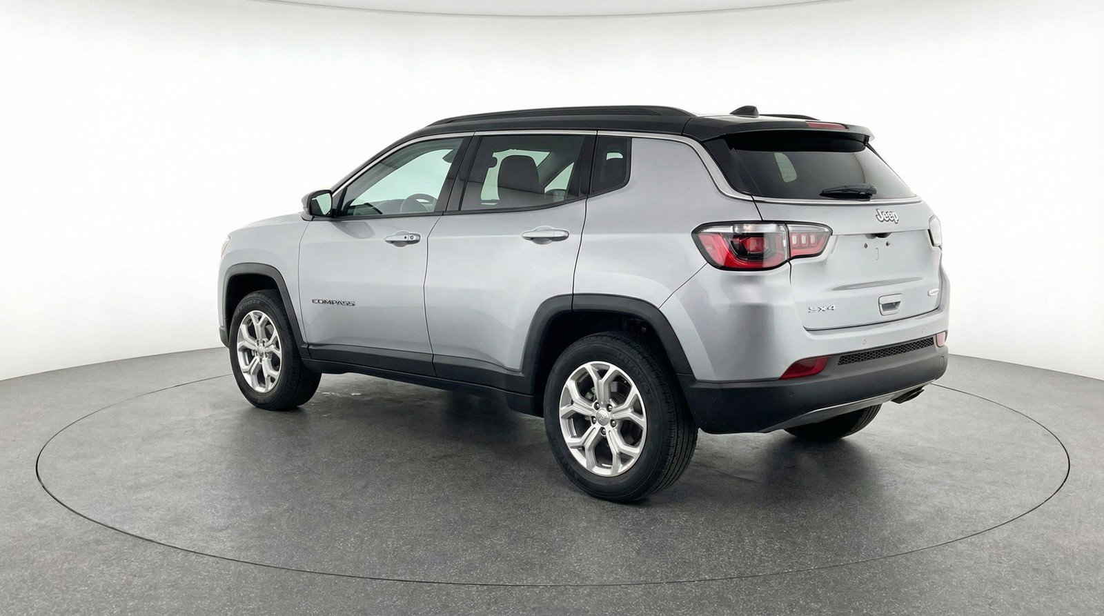 Used 2025 Jeep Compass Latitude AWD/4WD image 6