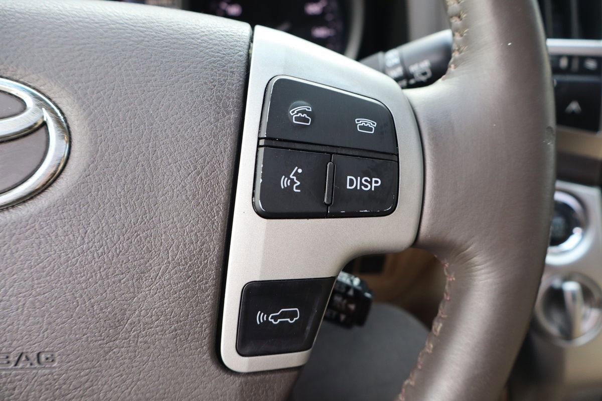 Used 2013 Toyota Land Cruiser image 14