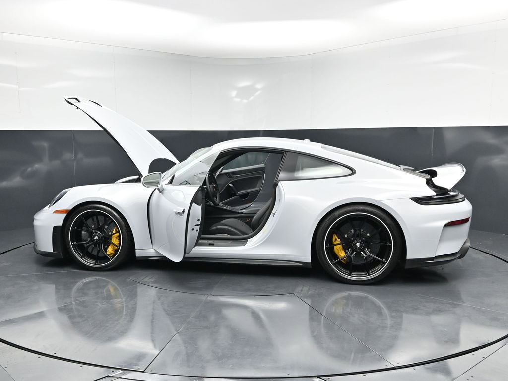 Certified 2025 Porsche 911 GT3 RWD image 30