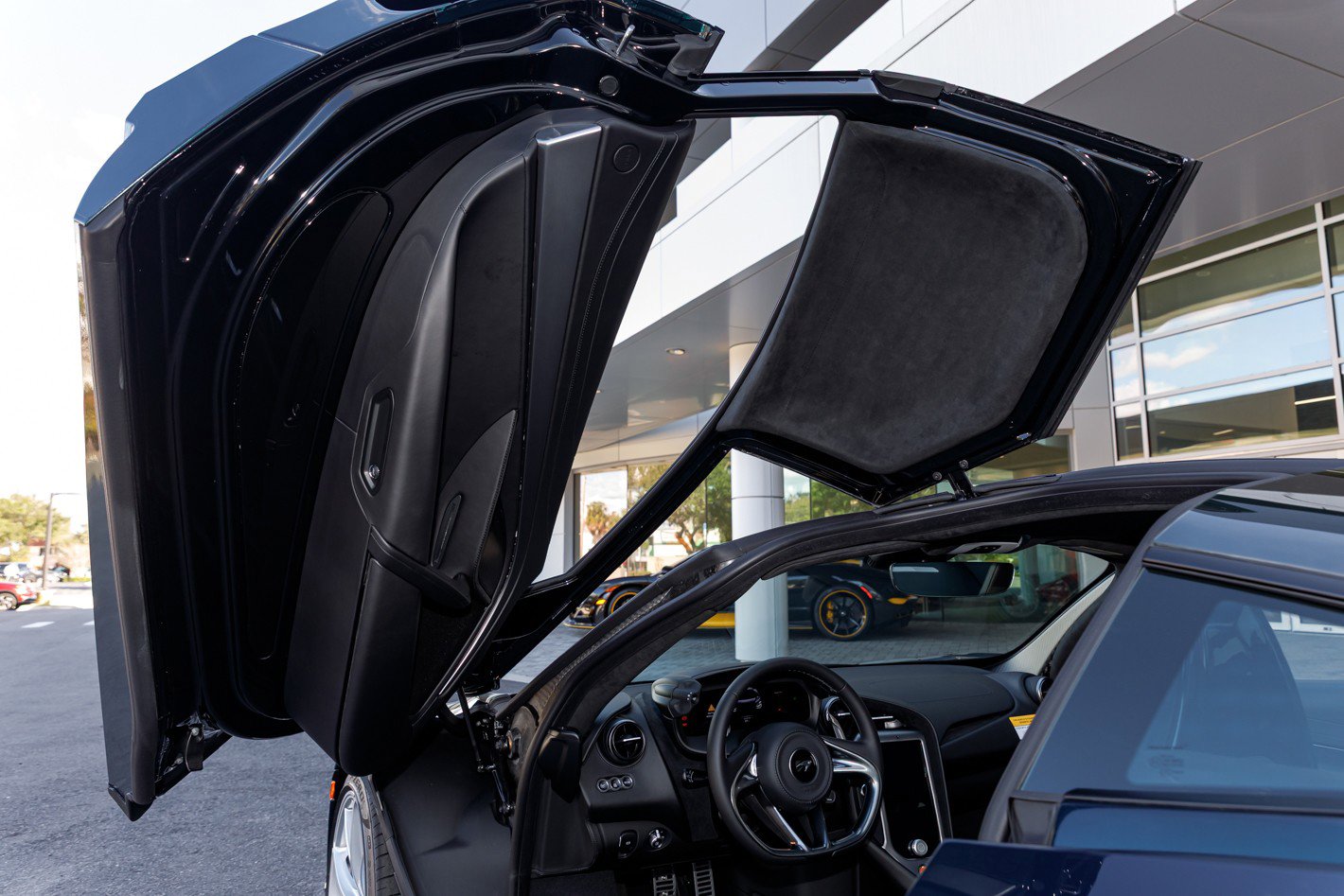 New 2026 McLaren 750S image 32