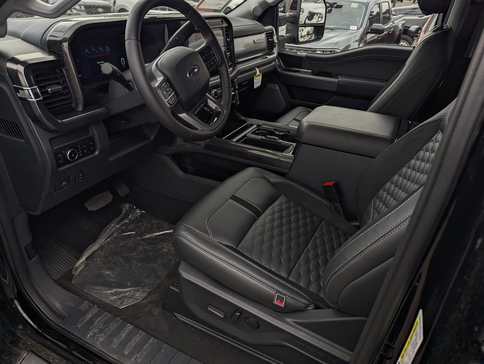 New 2026 Ford F250 Lariat w/ Black Appearance Package AWD/4WD image 9