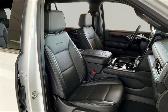 Used 2025 GMC Yukon XL Denali image 20
