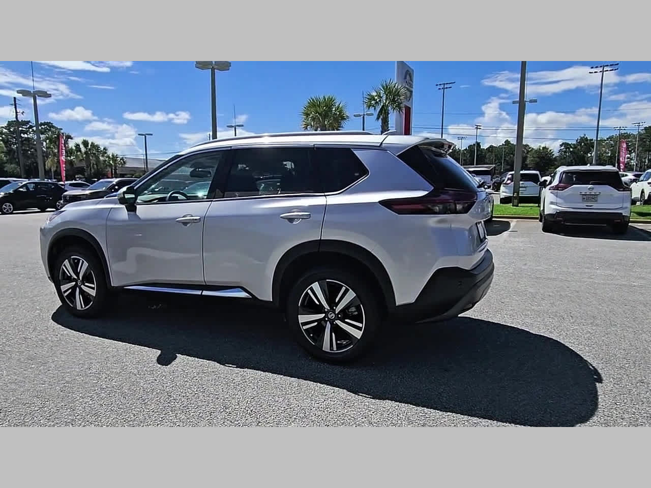 Used 2021 Nissan Rogue SL AWD/4WD image 28